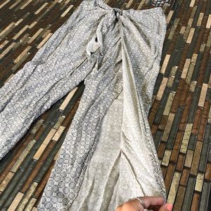 Akira loose pants with slits